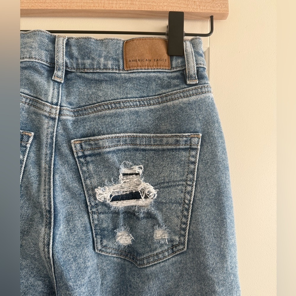 American Eagle Size Zero Distressed Light Wash Highest Rise 90s Boyfriend Jeans - Picture 4 of 7
